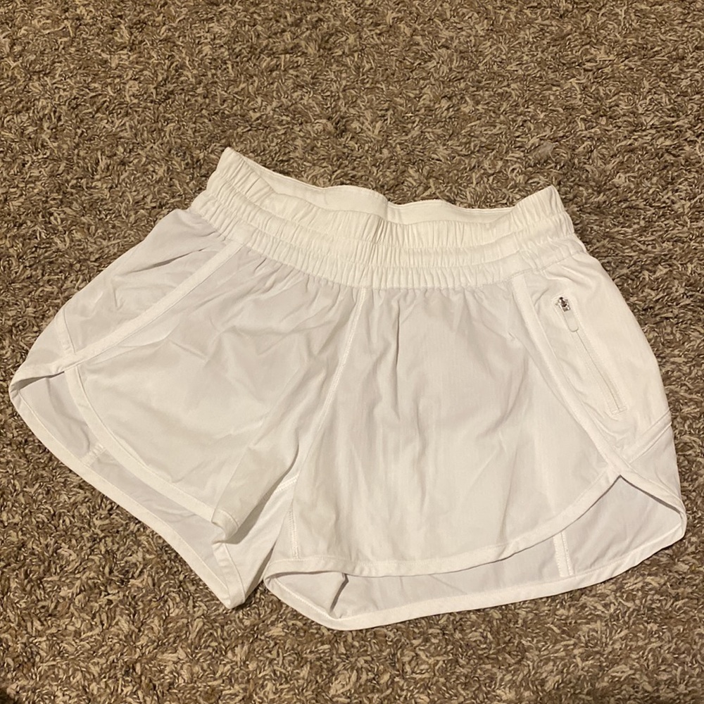 Lululemon tracker short V 4”